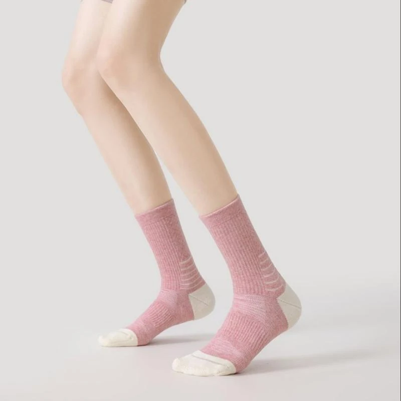 CUSTOM WOMEN'S SPORTS SOCKS